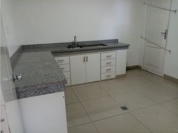 Las Casas, Casa Comercial en Renta, 400m2, 12 Ambientes