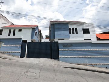 CASA EN VENTA EN CONDOMINIO VILLAFRANCA CUENCA