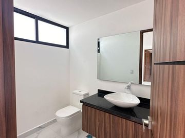 Casa de 5 recamaras en venta en Lomas de Angelopolis Puebla.