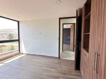 Casa de 5 recamaras en venta en Lomas de Angelopolis Puebla.