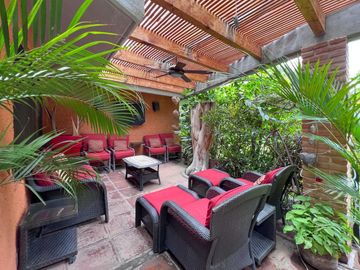 VENTA O RENTA DE CASA EN CONDOMINIO COL JACARANDAS CUERNAVACA ALBERCA Y JARDIN