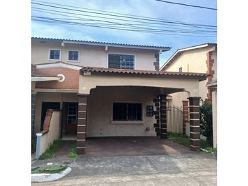 COD01 Casa Dúplex en Venta - Los Cortijos, Arraiján