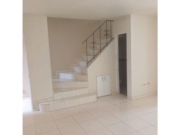 COD01 Casa Dúplex en Venta - Los Cortijos, Arraiján