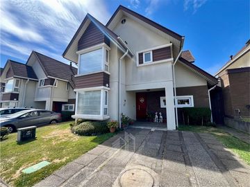Casa en Venta en Linda Casa en Condominio Camino Botrolhue Temuco