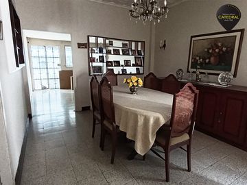 Casa de venta en Urdesa Central – código:21573