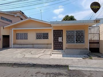 Casa de venta en Urdesa Central – código:21573