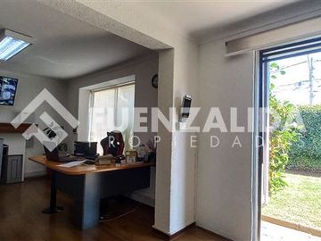 Oficina en Venta en Francisco de Villagra / Violeta Parra