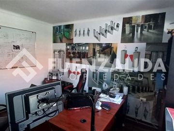Oficina en Venta en Francisco de Villagra / Violeta Parra