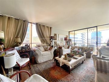 Departamento en Venta en Presidente Riesco con Luz