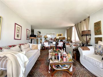 Departamento en Venta en Presidente Riesco con Luz