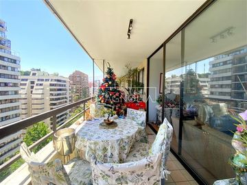 Departamento en Venta en Presidente Riesco con Luz