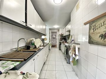 Departamento en Venta en Presidente Riesco con Luz