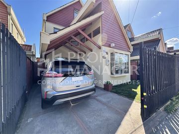 Casa en Venta en Casa 3 Pisos 105m2 5D-3B + Terraza - Parque Lantaño