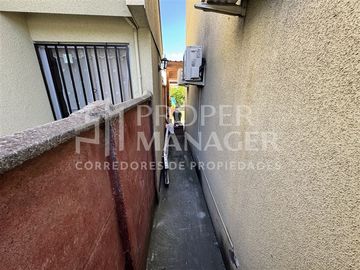 Casa en Venta en Casa 3 Pisos 105m2 5D-3B + Terraza - Parque Lantaño