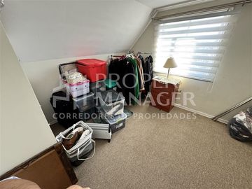 Casa en Venta en Casa 3 Pisos 105m2 5D-3B + Terraza - Parque Lantaño
