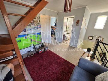 Casa en Venta en Casa 3 Pisos 105m2 5D-3B + Terraza - Parque Lantaño