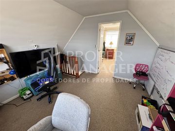 Casa en Venta en Casa 3 Pisos 105m2 5D-3B + Terraza - Parque Lantaño