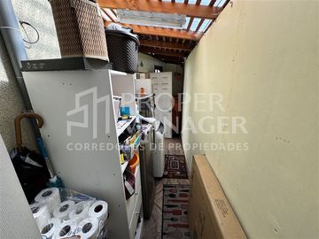Casa en Venta en Casa 3 Pisos 105m2 5D-3B + Terraza - Parque Lantaño