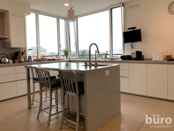 FLAT DE LUJO EN VENTA 4 DORM VISTA AL GOLF EDIFICIO MAS EXCLUSIVO DE SAN ISIDRO