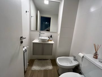 Venta Departamento Duplex  de 2 dormitorios y 2 cocheras en Rosario - Refineria