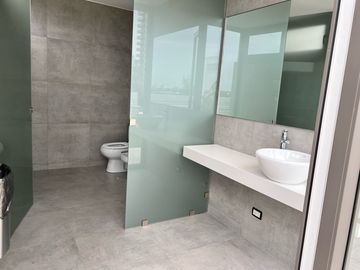 Venta Departamento Duplex  de 2 dormitorios y 2 cocheras en Rosario - Refineria