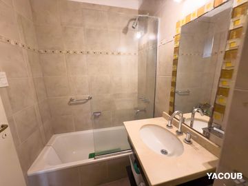 Departamento en venta - 2 dormitorios 1 baño 1 cochera - 55 mts2 - La Plata