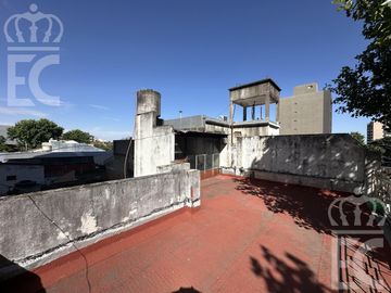 Venta- PH de 3 ambientes con patio y terraza en Lanús Este