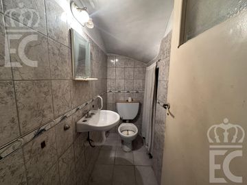 Venta- PH de 3 ambientes con patio y terraza en Lanús Este