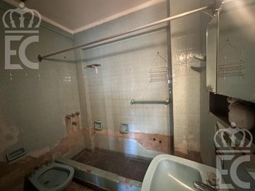 Venta- PH de 3 ambientes con patio y terraza en Lanús Este