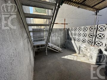 Venta- PH de 3 ambientes con patio y terraza en Lanús Este