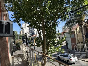 Venta- PH de 3 ambientes con patio y terraza en Lanús Este