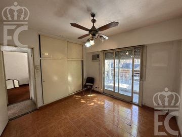 Venta- PH de 3 ambientes con patio y terraza en Lanús Este