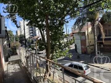 Venta- PH de 3 ambientes con patio y terraza en Lanús Este