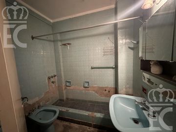 Venta- PH de 3 ambientes con patio y terraza en Lanús Este