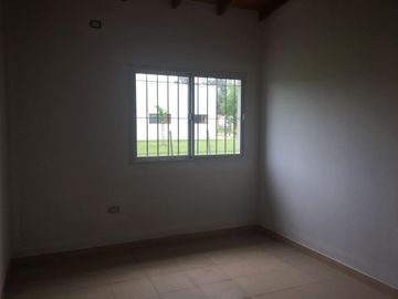 Casa en venta - 4 dormitorios 2  baños - 310mts2 - General Belgrano