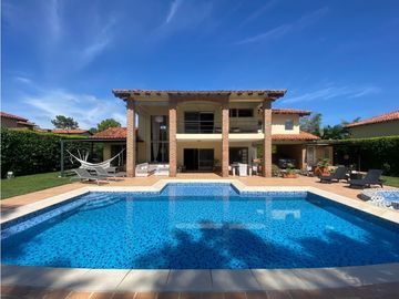 Casa campestre en condominio para la venta en Cerritos, Pereira!!!
