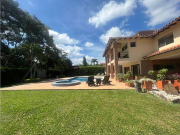 Casa campestre en condominio para arriendo en Cerritos, Pereira!!!