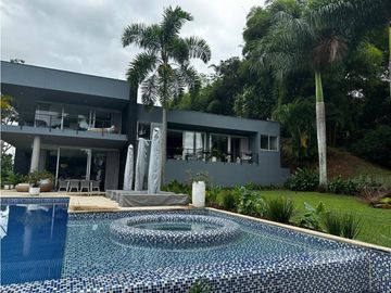 Casa campestre para la venta en Castilla la nueva, cerritos, Pereira!!