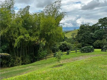 Casa campestre para la venta en Castilla la nueva, cerritos, Pereira!!