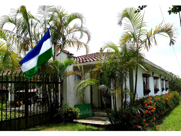 Casa Finca En Venta: Casa Colonial Con Amplios Espacios Y Naturaleza