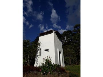 Casa Finca En Venta: Casa Colonial Con Amplios Espacios Y Naturaleza