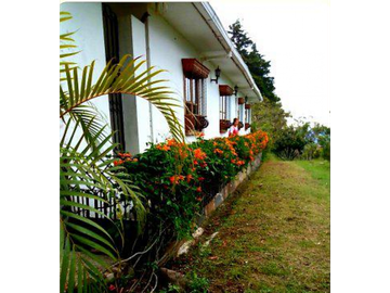 Casa Finca En Venta: Casa Colonial Con Amplios Espacios Y Naturaleza