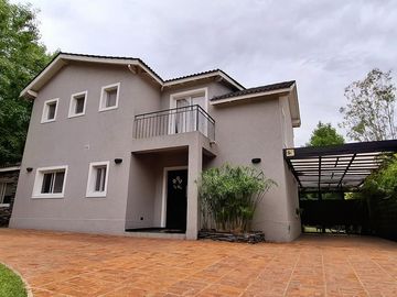 Casa en Venta 5 ambientes con pileta en Los Potrillos Pilar