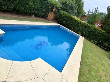 Casa en Venta 5 ambientes con pileta en Los Potrillos Pilar