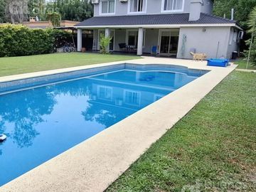 Casa en Venta 5 ambientes con pileta en Los Potrillos Pilar