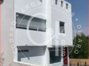 CASA EN VENTA EN FRACCIONAMIENTO VILA AZUL.