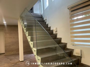 CASA EN VENTA EN FRACCIONAMIENTO VILA AZUL.