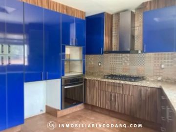 CASA EN VENTA EN FRACCIONAMIENTO VILA AZUL.