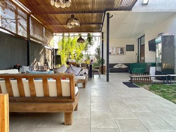 Casa en Venta en Avenida colon 8740