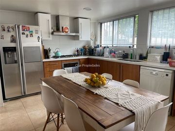 Casa en Venta en Plano Quinchamal|Las Condes|Casa| 5D4B|One Propiedades